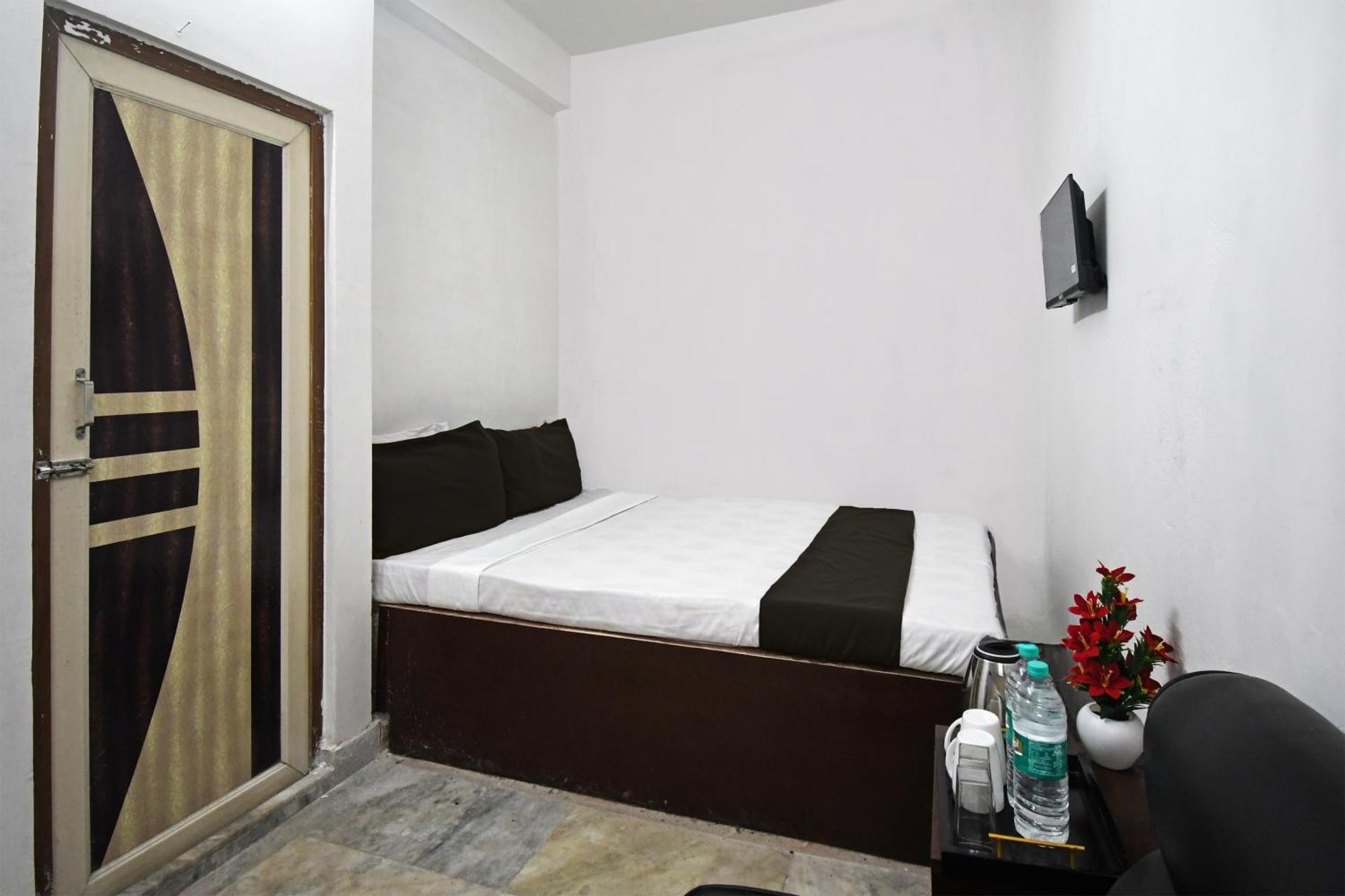 Oyo Hotel Chinar Park Calcutta Exteriör bild